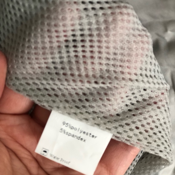 Windbreaker - Picture 3 of 6